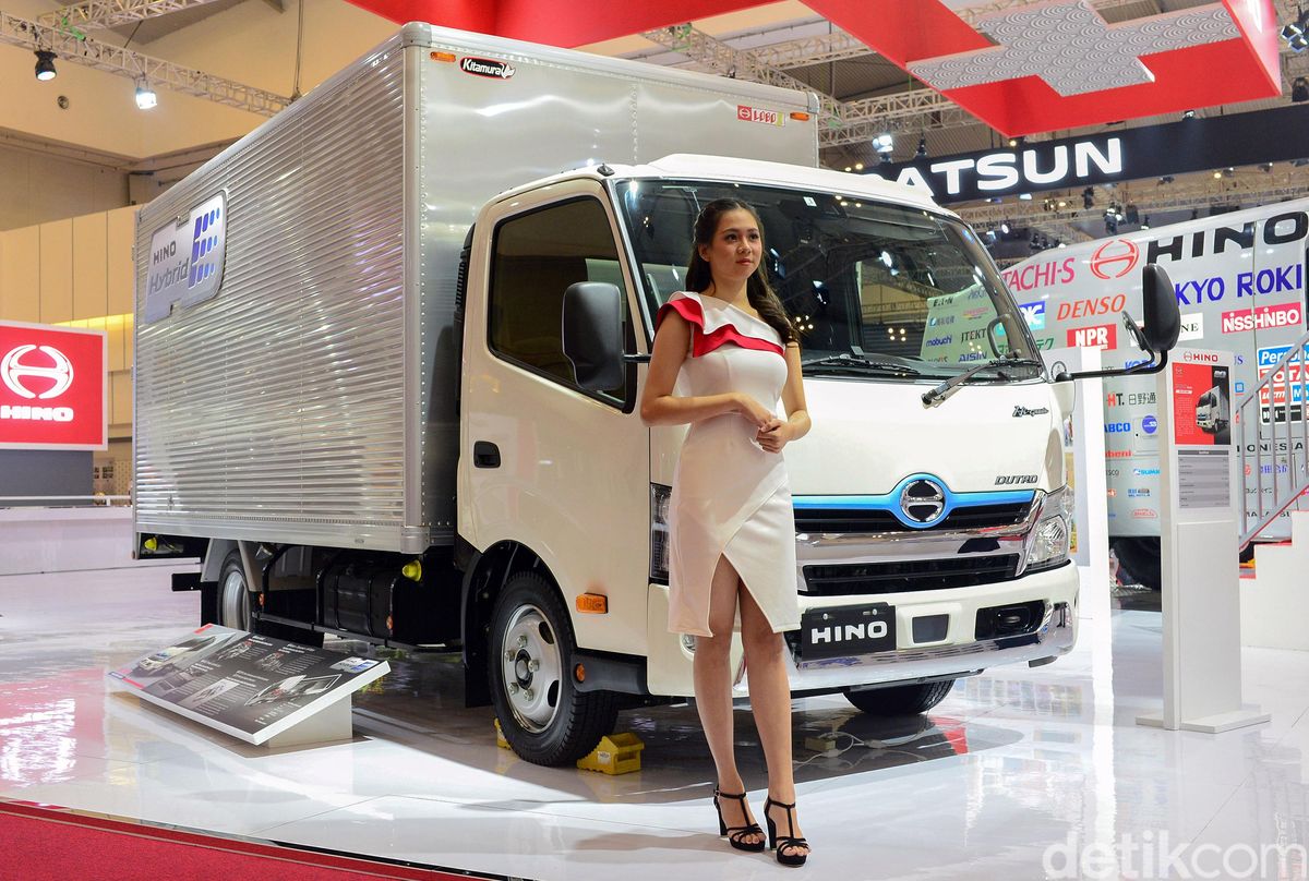 Hino Jakarta 2026 115 SD Box